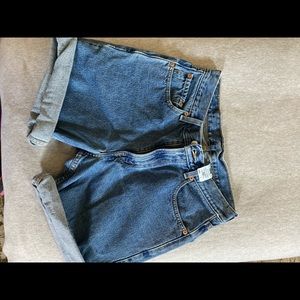 Levy’s shorts 550 Relaxed Fit. Used. smoke free home. Size 30
